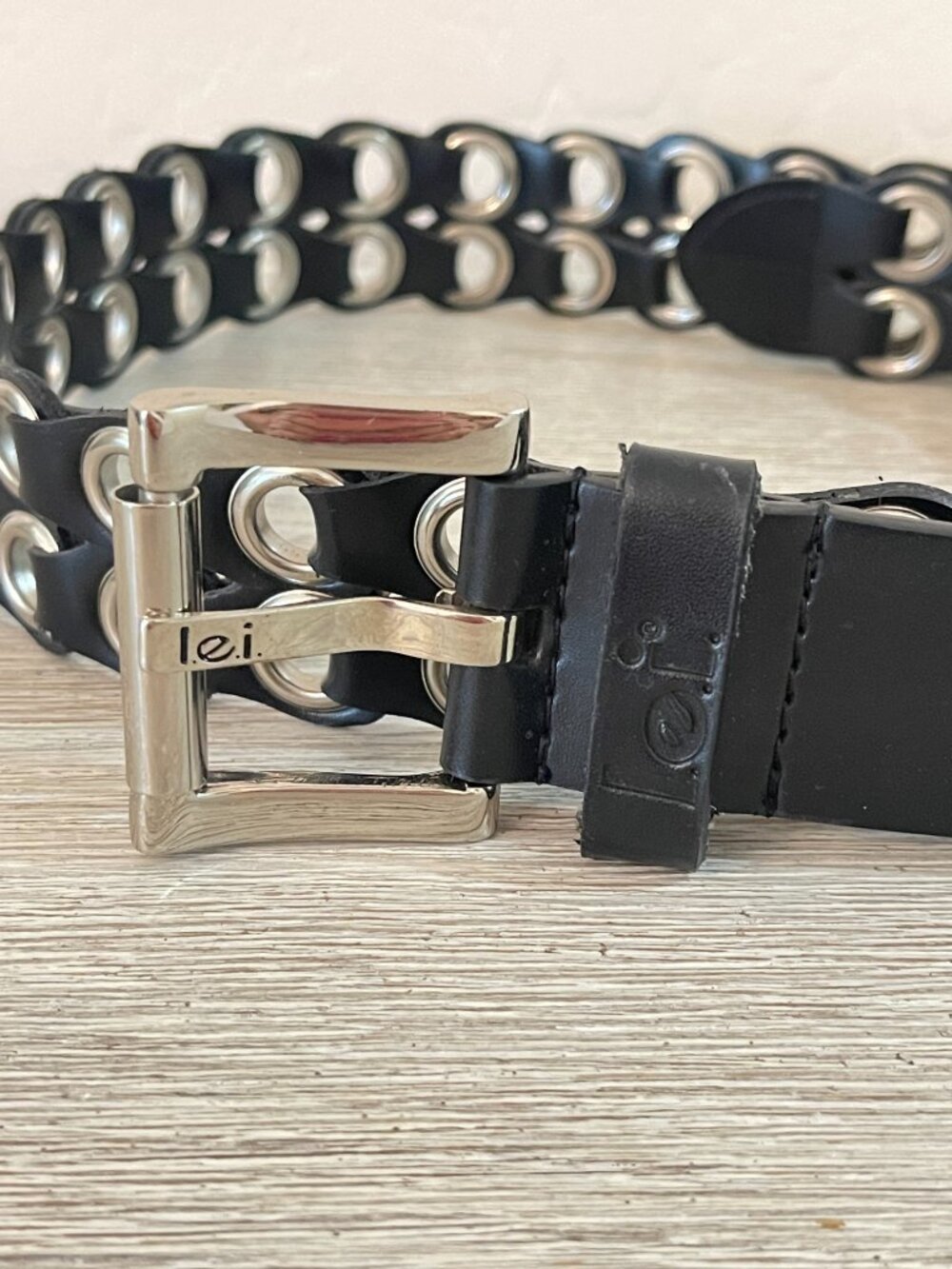 LEI Belt Wide Grommet Black Silver Buckle Medium - Picture 5 of 9